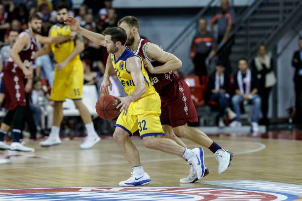 在防守和攻 在防守和攻