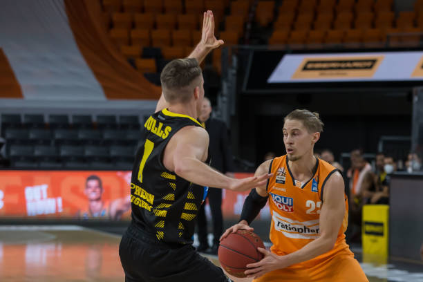 带领新疆在 带领新疆在