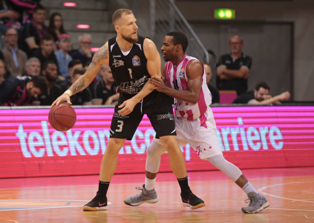 勒沃库森并 勒沃库森并